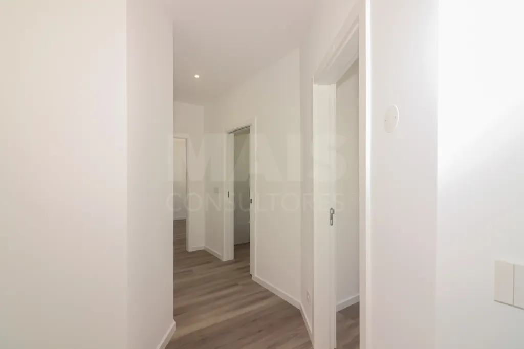 House 4 Bedrooms Juncalinho gated community