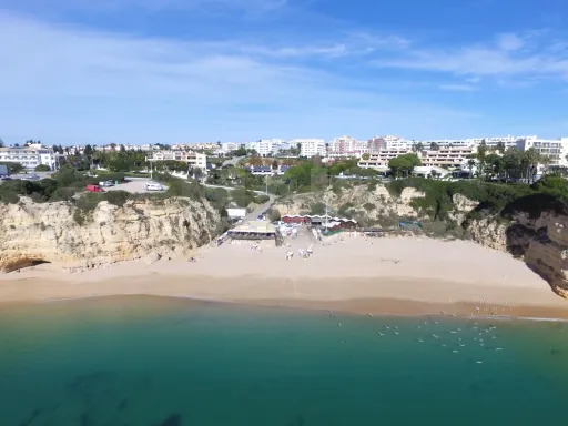 Moradia Exclusiva no Algarve – O Refúgio Perfeito para Viver ou Investir