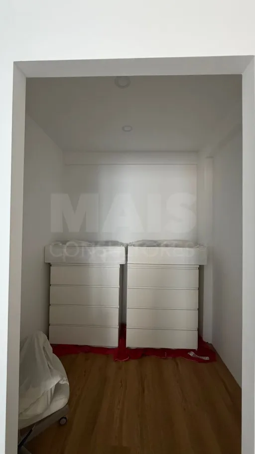 Apartamento T2 Remodelado no Centro do Cadaval
