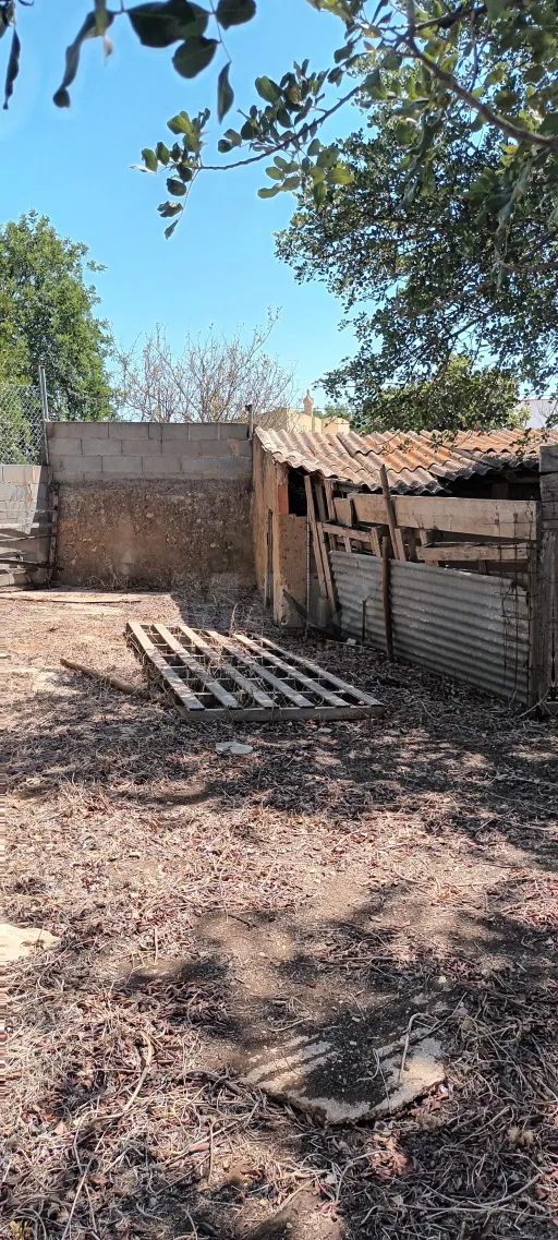 Terreno urbano com ruina / rustico