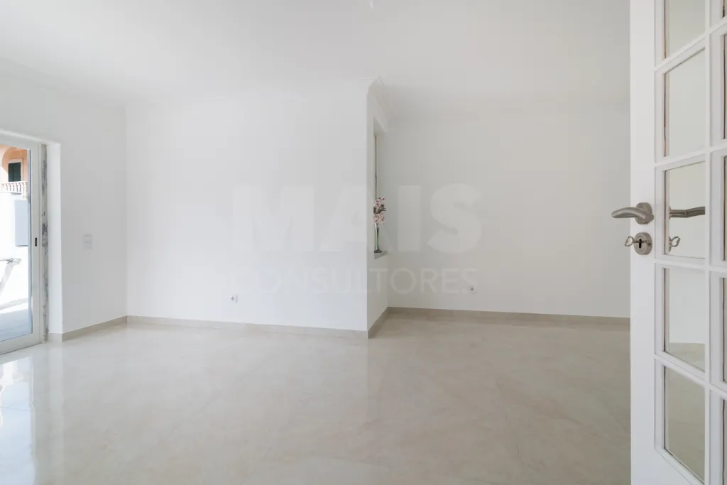 Moradia Isolada T4 Renovada — Abuxarda / Alvide, Cascais