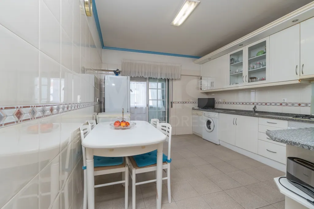Apartamento T3 excelente localização no Porto Alto