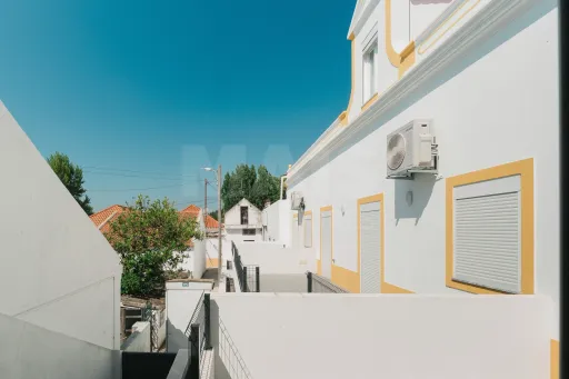 Moradia T3 Totalmente Remodelada com Logradouro em Coruche