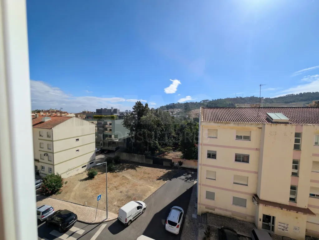 T2 com ar-condicionado, remodelado em  Alhandra junto á Quinta da Cruz de Pau.