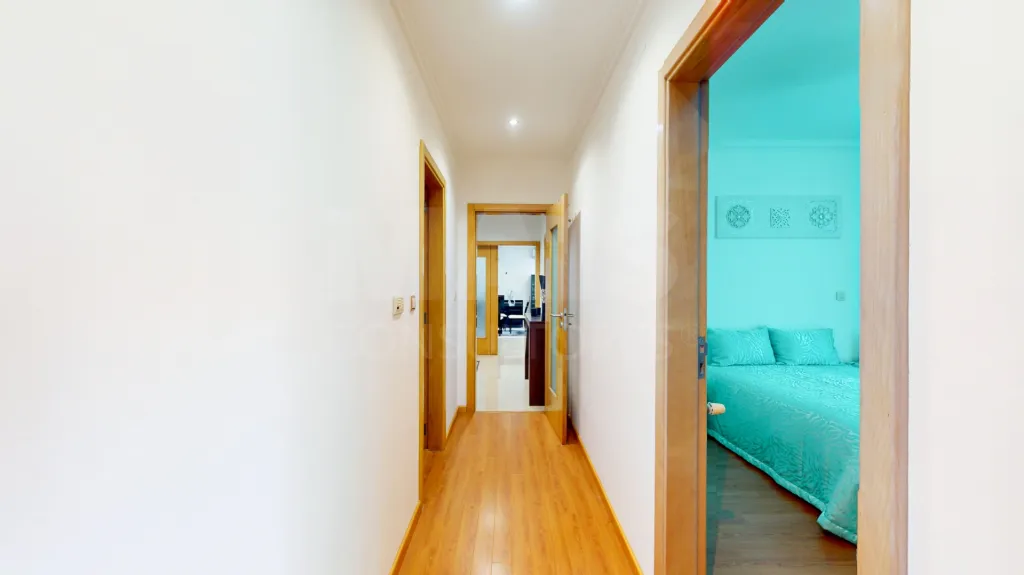 Apartamento T3 com garagem e arrecadação - Caneças