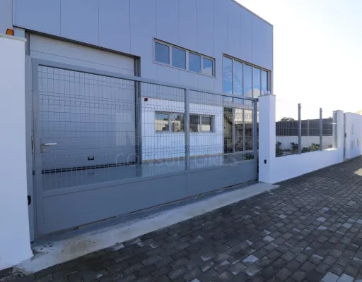 Pavilhão Industrial novo no Carregado com 624 m2 de Terreno e 312 m2 de Construção