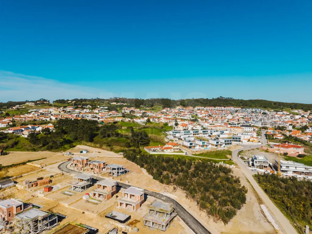 Terreno com Viabilidade para 7 Moradias | Salir do Porto