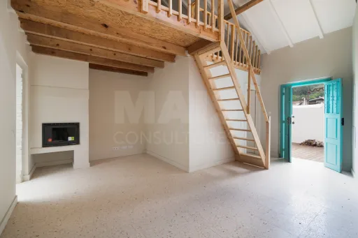 Moradia T1+1 totalmente renovada — moderna, acolhedora e com espaço exterior