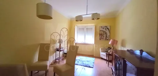 Excellent property for own home or investiT2 in Alvalade (Avenida de Roma)