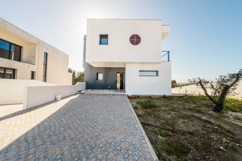 Moradia T3+1 | Piscina | Garagem | Caldas da Rainha