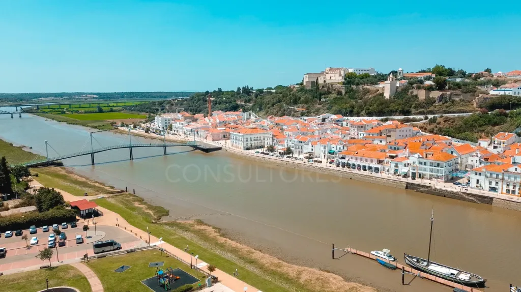 Apartamento T1 com 125 m², Frente ao Centro Náutico, em Alcácer do Sal