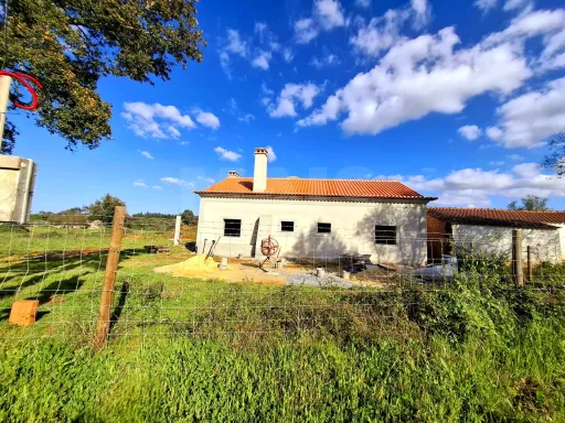 Quinta T4 com 9 mil m2 em Santiago do Cacém, Cercal do Alentejo