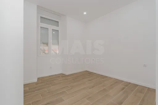 Moradia T3 Totalmente Remodelada com Logradouro em Coruche