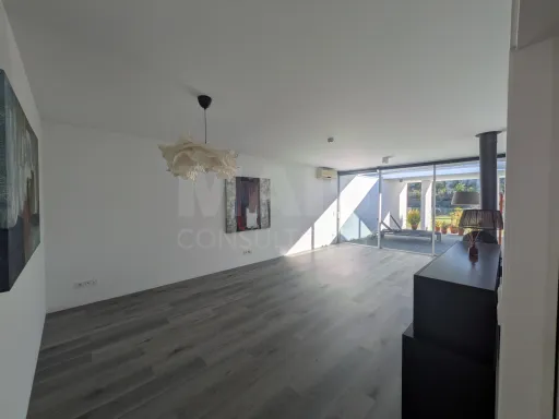 Moradia T2 com 2 suítes, jardim privativo e garagem no Bom Sucesso Resort