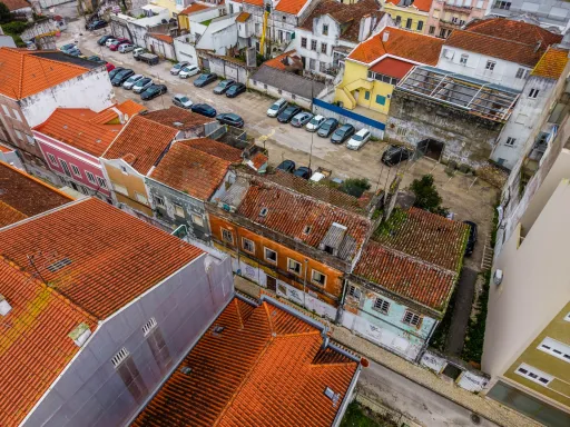 Building in the Center of Caldas da Rainha with Approvable Project
