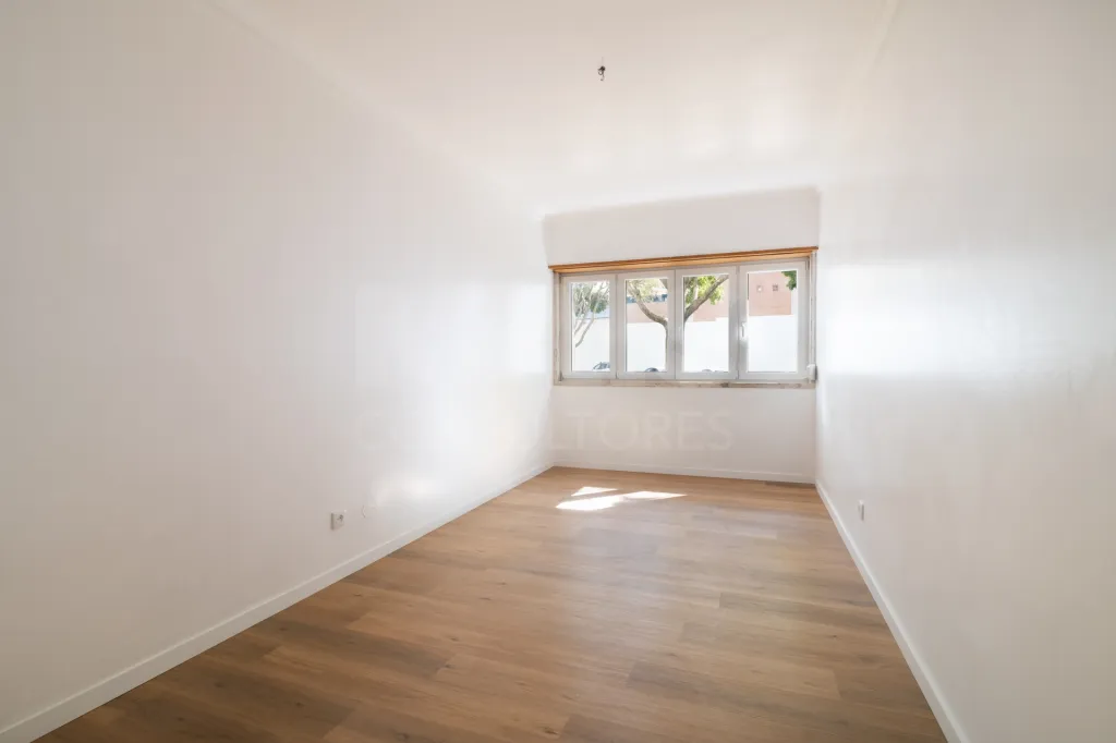 Refurbished 3-bedroom apartment in Benfica