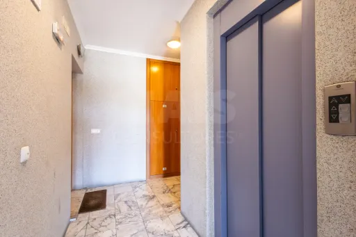 Apartamento T2 com garagem