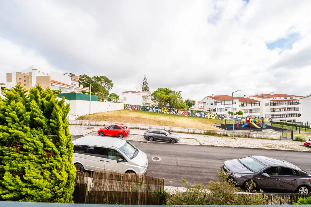 Apartamento T3 na Encosta do Sol — Espaço, Conforto e Excelente Exposição Solar