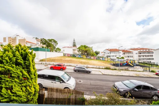 Apartamento T3 na Encosta do Sol — Espaço, Conforto e Excelente Exposição Solar