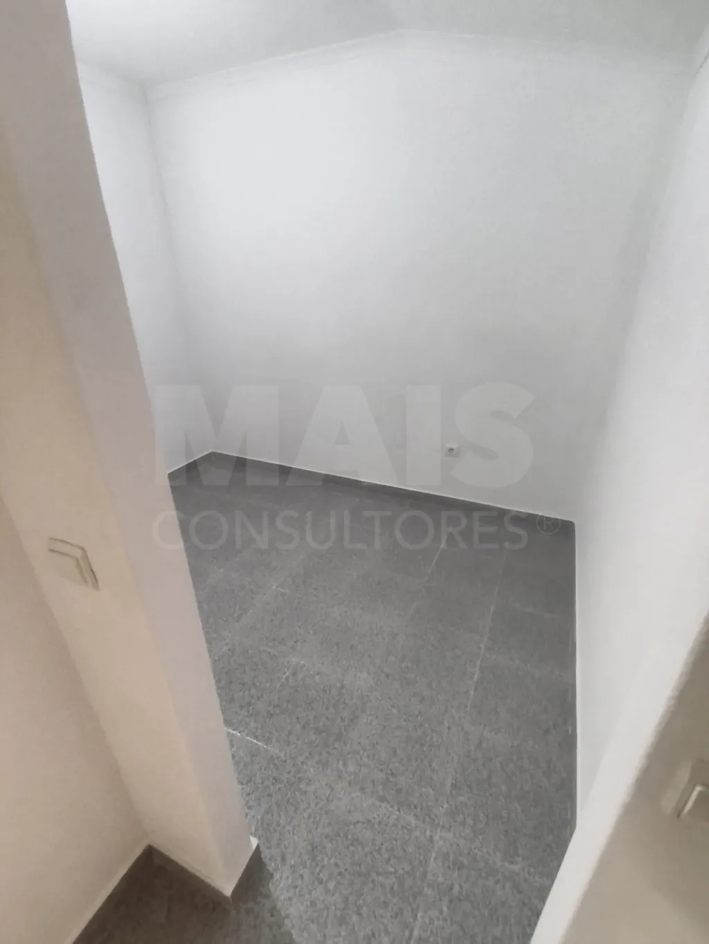 Propriedade com Piscina e Instalações Equestres – Um Refúgio Tranquilo com Potencial de Expansão