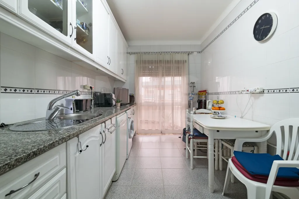 T2 with garage in Alto Seixalinho