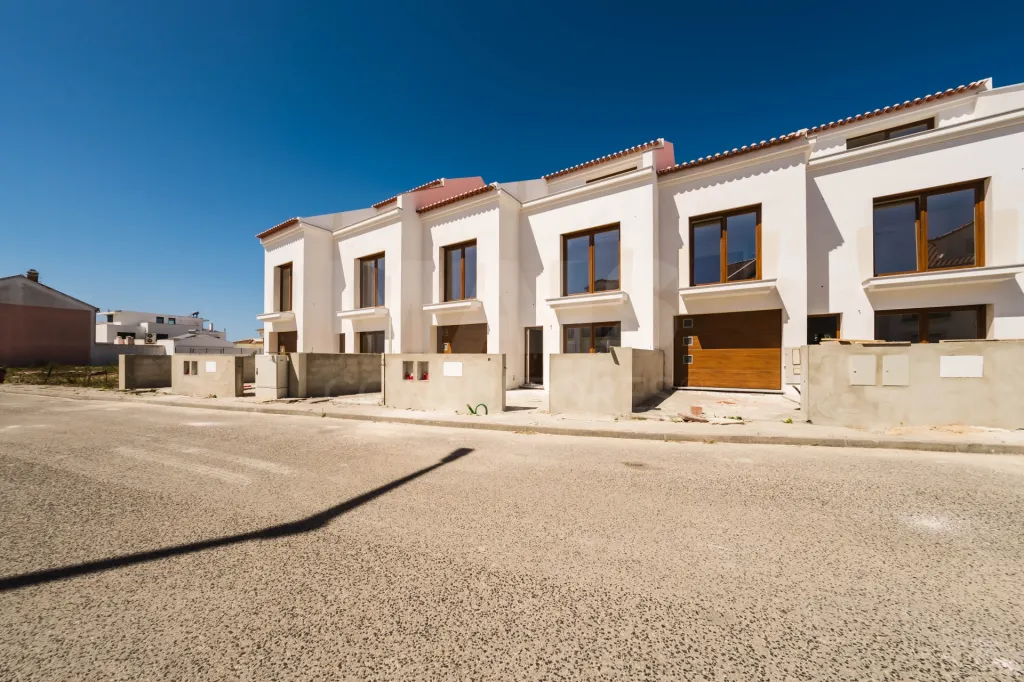 Moradia T4 Nova com Garagem e Classe Energética A+