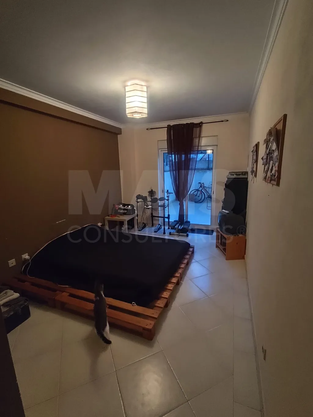 Apartamento T1 com Terraço em Condomínio Fechado – Carregado