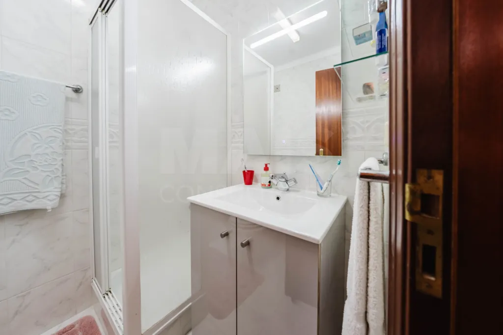 Apartamento T3 na Encosta do Sol — Espaço, Conforto e Excelente Exposição Solar