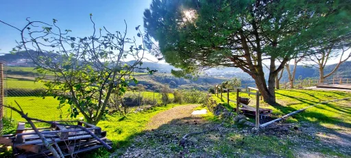 Refúgio de Campo com 5.200 m² e Vista Deslumbrante a 30 Minutos de Lisboa