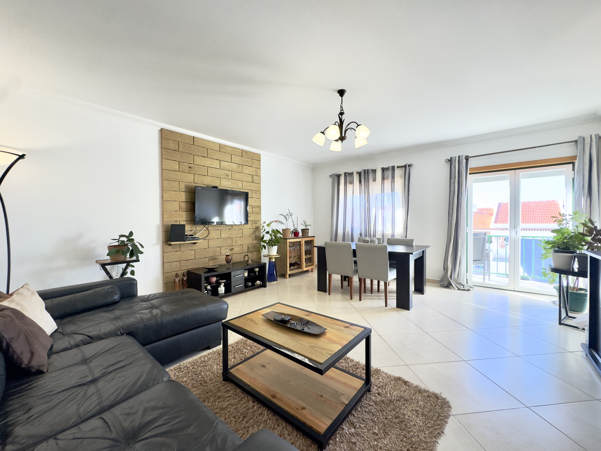 Apartamento T3 com suíte e garagem em Peniche