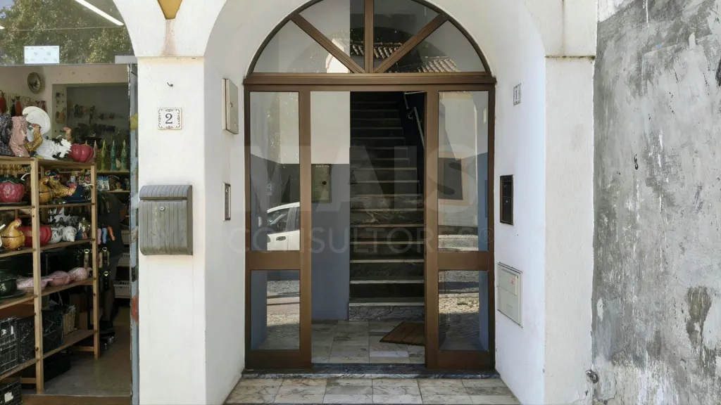 2-Bedroom Apartment with Terrace and Potential | Downtown Caldas da Rainha