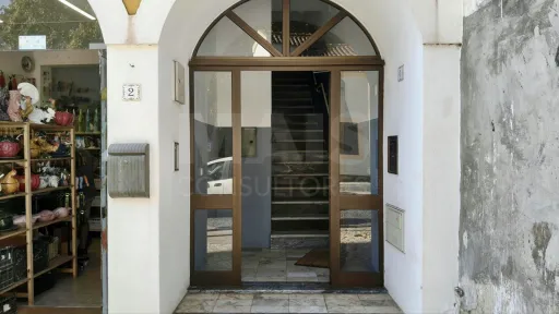 Apartamento T2 com Terraço e Potencial | Centro das Caldas da Rainha