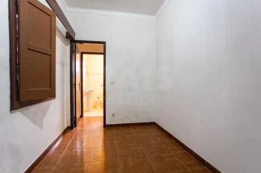 Moradia Térrea T2 para remodelar em Coruche-Vale Mansos