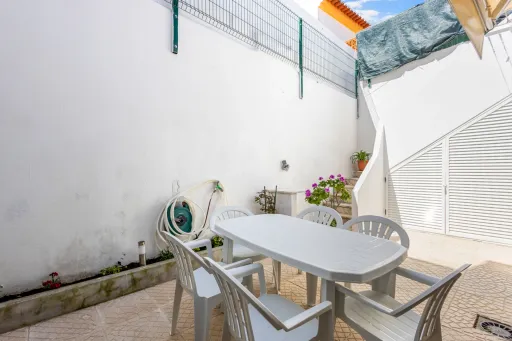 Moradia T2 com quintal em Peniche