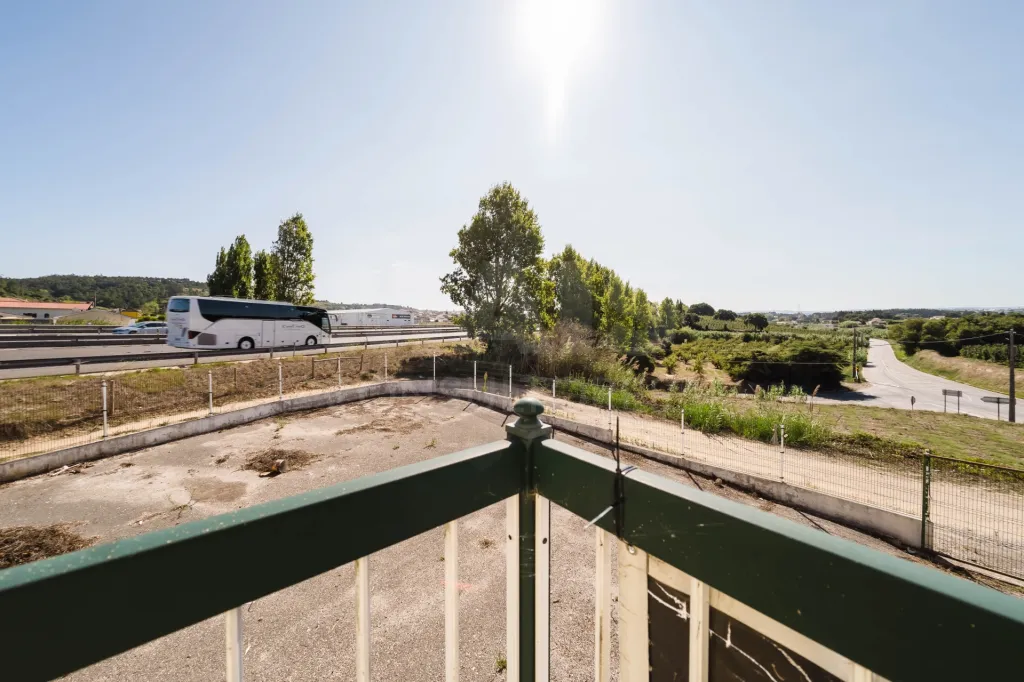 Moradia T3 inserida num terreno com 2516m2