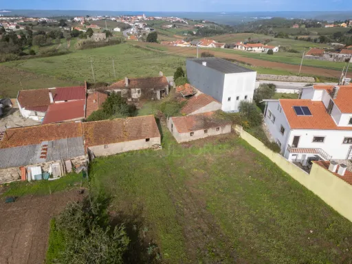 Moradia Térrea para Reabilitar com Terreno, Vista Mar e Vista Sítio da Nazaré – Bárrio, Alcobaça