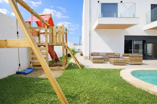 Luxury 5 bedroom villa with pool 15 minutes from Lisbon