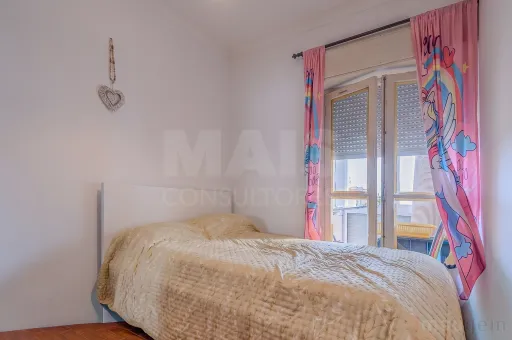 Apartamento T2 na Póvoa de Santo Adrião, Odivelas.