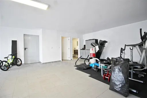 Moradia T4+1 com Quintal e Espaço para Piscina | Famões (Pontinha)