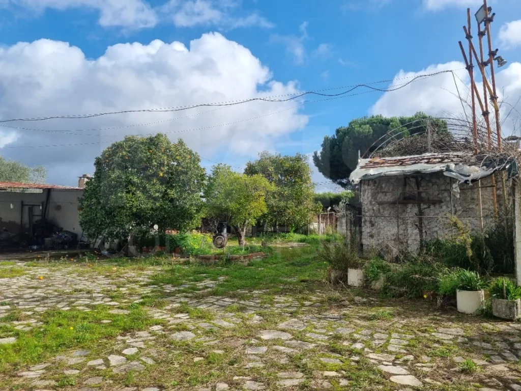 Moradia T4 com piscina, no centro da  Concavada em Abrantes