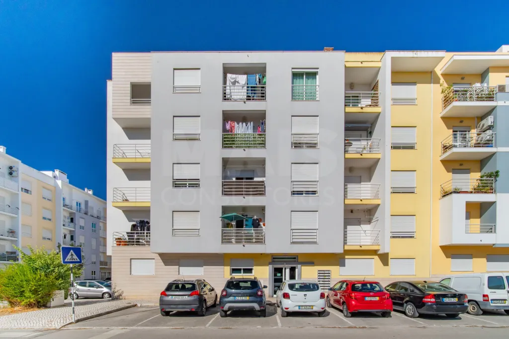 Apartamento T3 com garagem e arrecadação