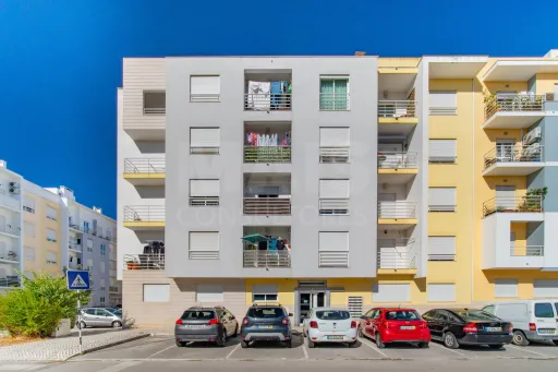 Apartamento T3 com garagem e arrecadação