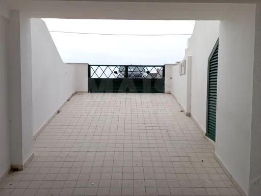 Moradia T2 + 1 Mobilada com Garagem e Quintal - Casais do Baleal