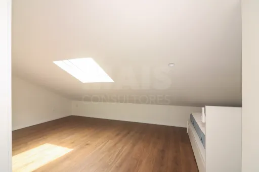 Apartamento T2 + Duplex -   2 lugares de estacionamento Casal Cambra