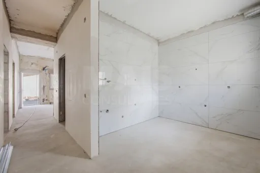 Apartamento T2 novo com quintal e estacionamento