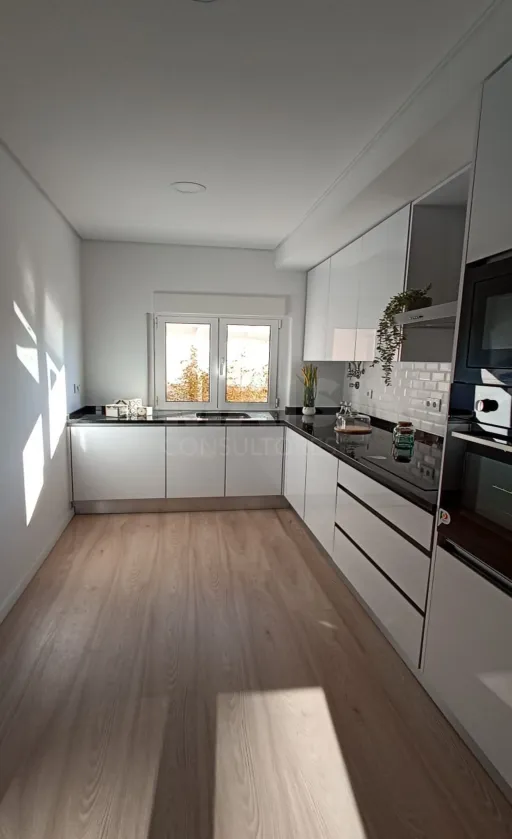 Apartamento T3 C/Garagem em Benfica | Lisboa