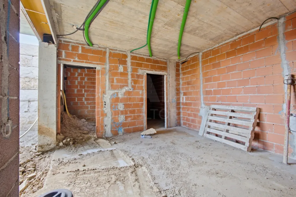 Moradia T4 com piscina em lote de 759m2 em Amoreira Óbidos