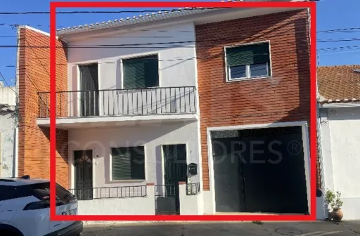 🏡 Moradia V5 de 2 Pisos com Logradouro e 10 Boxes para Cavalos em Santarém