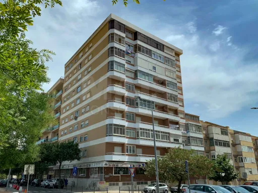T2 com suite muito central em Odivelas