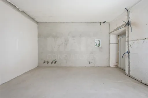 Apartamento T2 novo com quintal e estacionamento